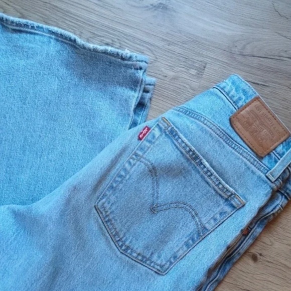 Levi’s Ribcage Bootcut Jeans 27x33 - Picture 2 of 5